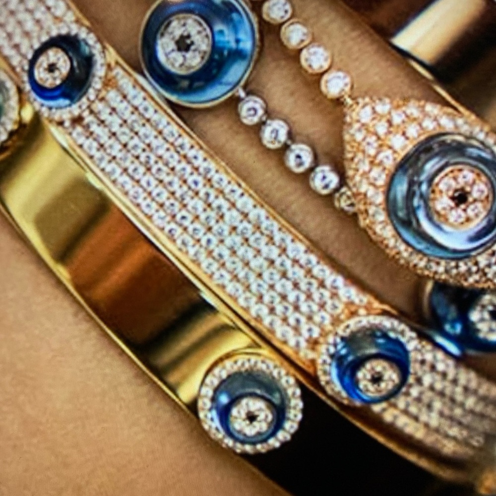 Lorraine Schwartz style evil eye bangle.